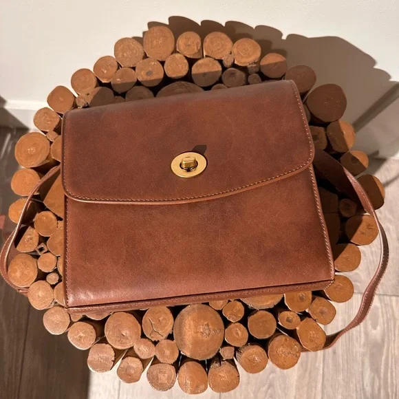Brandy Melville Brown Crossbody Bag - Picture 1 of 4